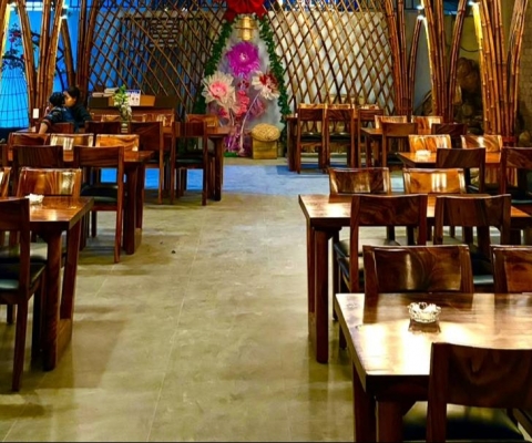 NHÀ HÀNG CAFE - NHỮNG NGƯỜI BẠN