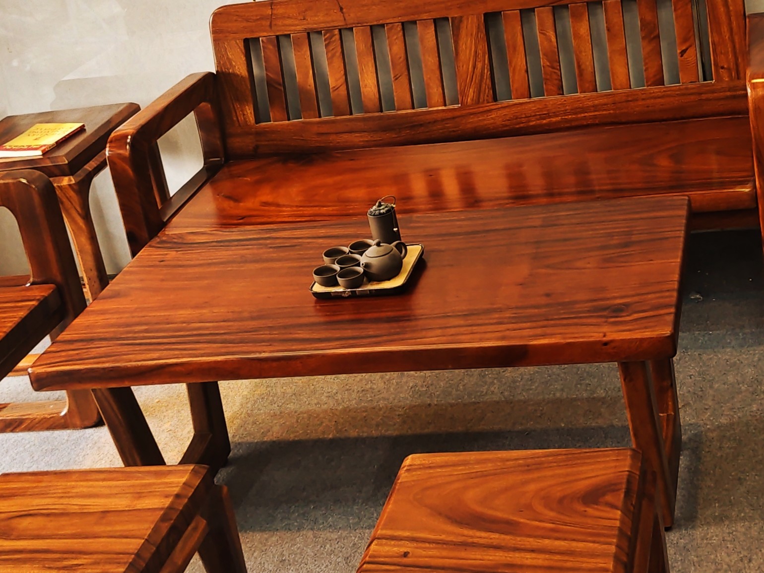 Bàn sofa gỗ me tây nguyên tấm