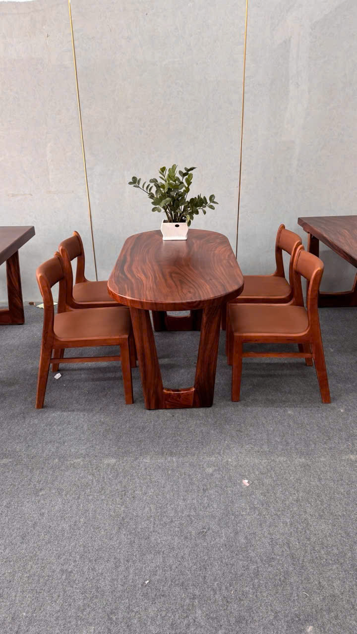 Bàn oval me tây 4 ghế cho phòng ăn hiện đại