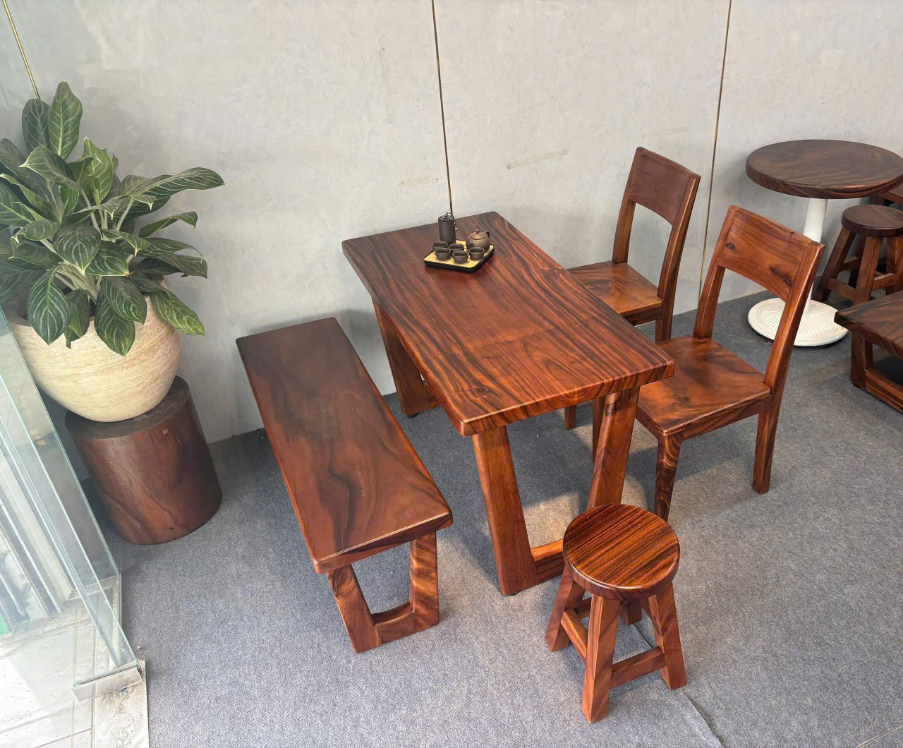Ghế băng dài đi kèm bộ bàn ăn