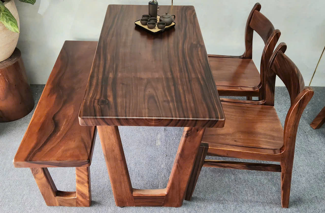 Mặt bàn gỗ me tây nguyên khối