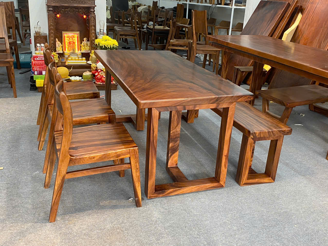 Bàn ăn 3 ghế Bella Me Tây phối băng ghế dài với băng ghế dài