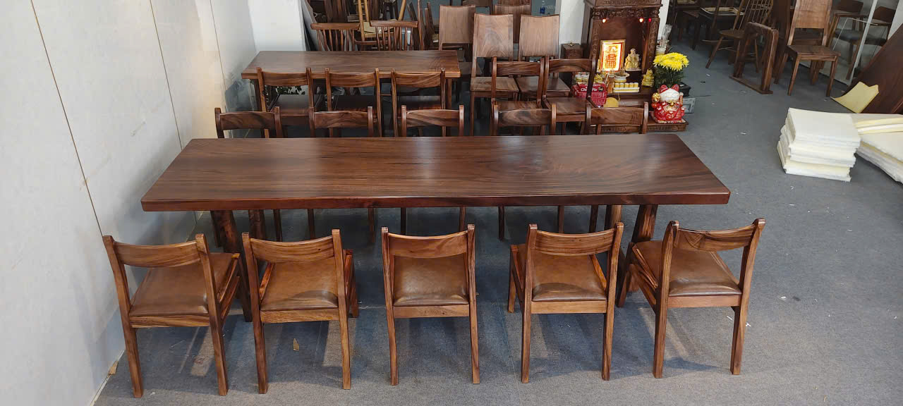 Bàn gỗ Me Tây sang trọng