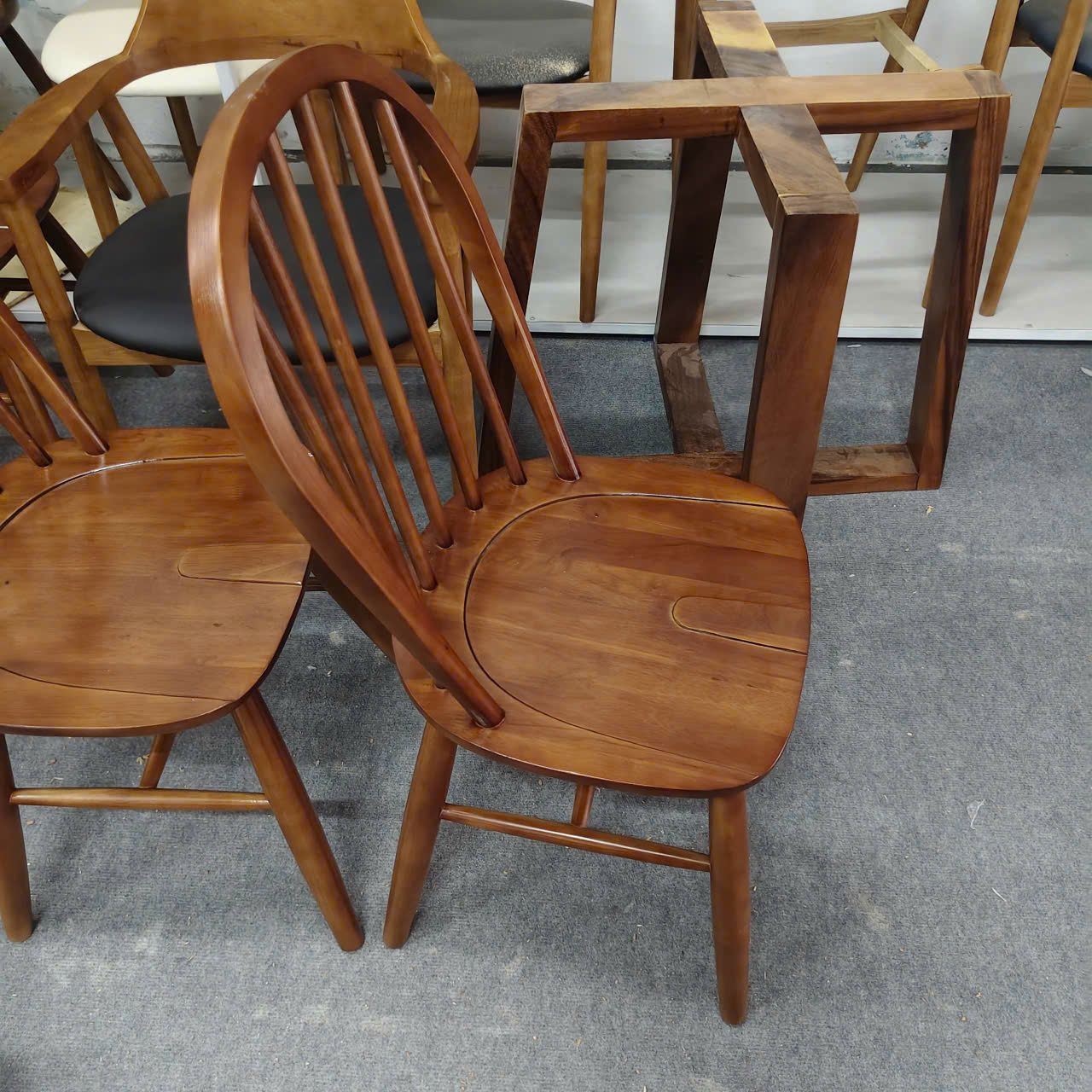 Ghế Windsor với nhiều màu sắc và hoàn thiện đa dạng