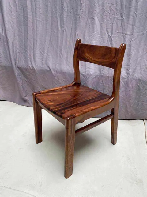 Ghế bella gỗ me tây trong phòng khách