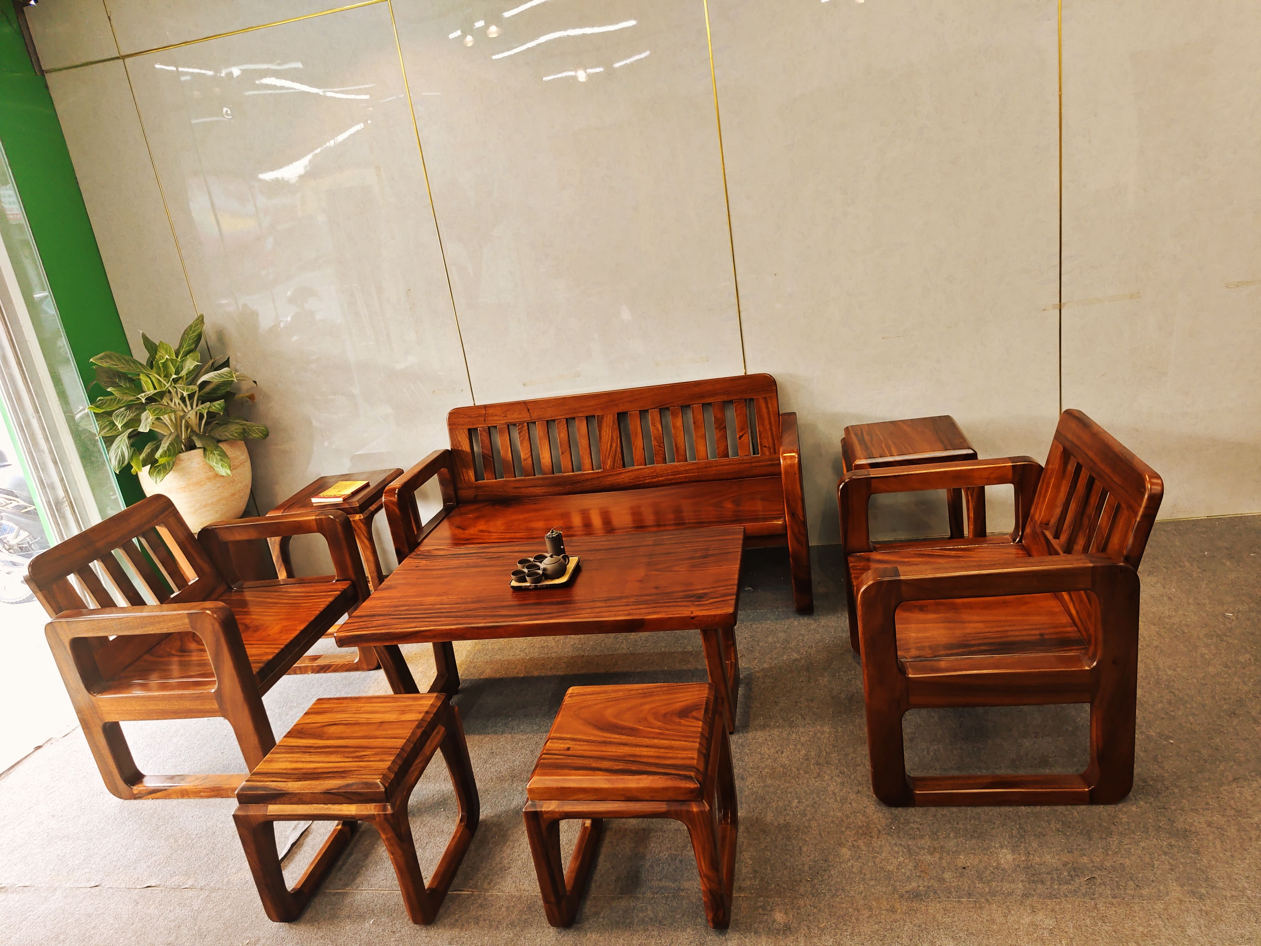 Bộ sofa văng gỗ me tây