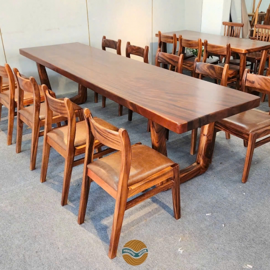 Bàn Gỗ Me Tây kèm 10 ghế bella me tây bọc nệm