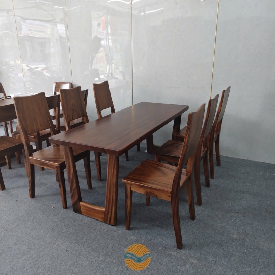 BÀN ĂN GỖ ME TÂY NGUYÊN TẤM KÈM 6 GHẾ BA TIÊU