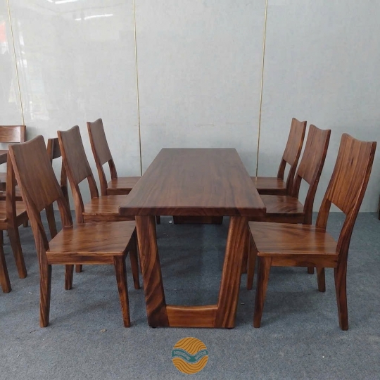 BÀN ĂN GỖ ME TÂY NGUYÊN TẤM KÈM 6 GHẾ BA TIÊU