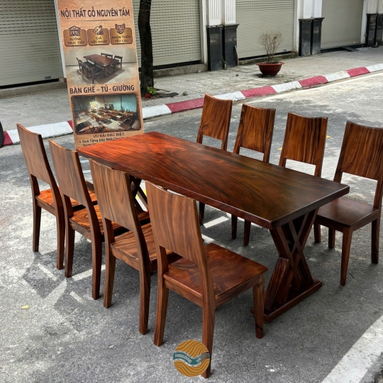 Bàn ăn gỗ me tây nguyên tấm chân 2X và 8 ghế đai me tây 