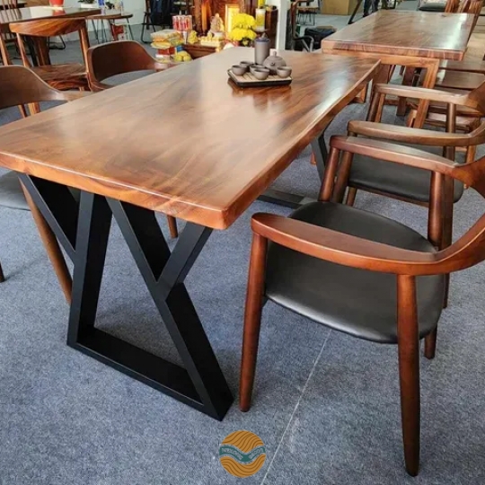 Bàn ăn gỗ me tây chân sắt chữ Y kèm 4 ghế Hiroshima nệm đen
