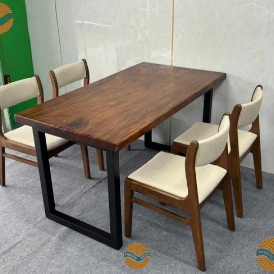 Bàn ăn gỗ me tây chân sắt chữ U kèm 4 ghế bella cao su bọc nệm trắng