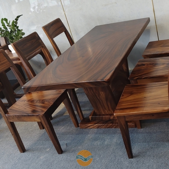 Bàn gỗ me tây chân thuyền độc đáo kèm 6 ghế đai me tây