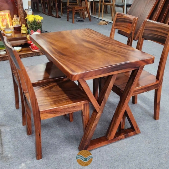 Bàn ăn gỗ me tây chân gỗ chữ Z kèm 4 ghế đai me tây
