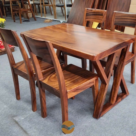 Bàn ăn gỗ me tây chân gỗ chữ Z kèm 4 ghế đai me tây